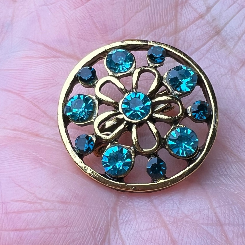 Blue Rhinestone Aged Gold Tone Flower Brooch Pin